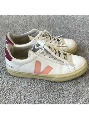 GC Veja White / PInk Sneaker - Size 9